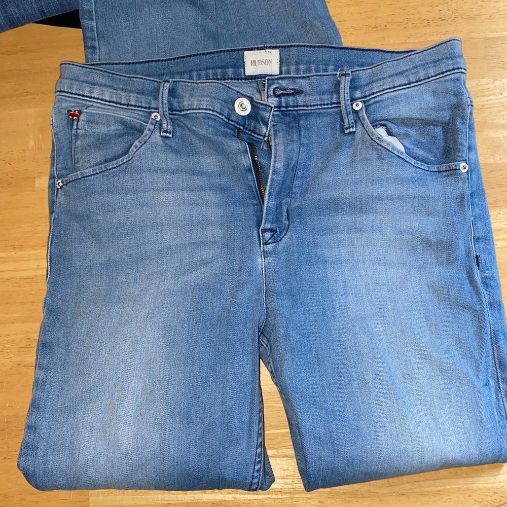 Hudson brand light wash skinny jeans Lynne flap pocket
